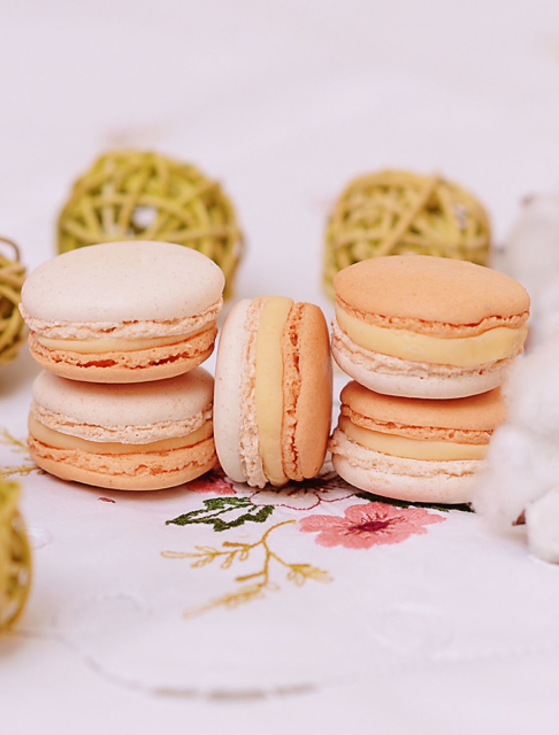 Macaron cu Flori de Portocal