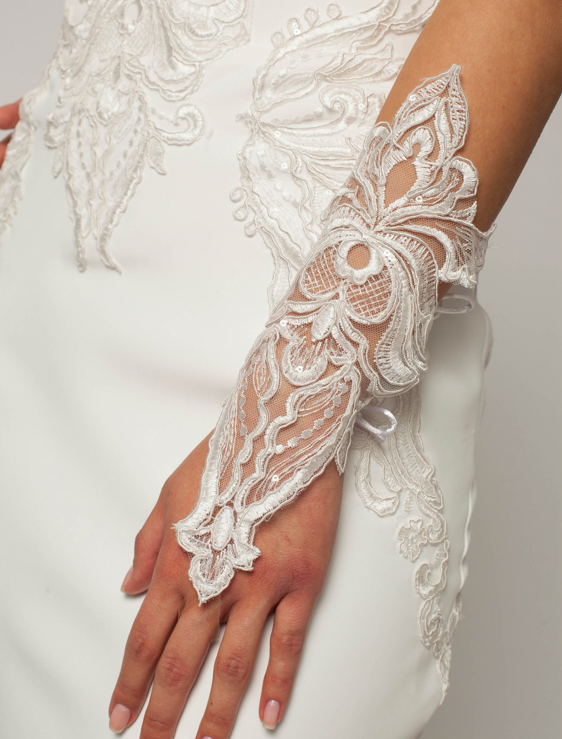 Manusi de mireasa elegante