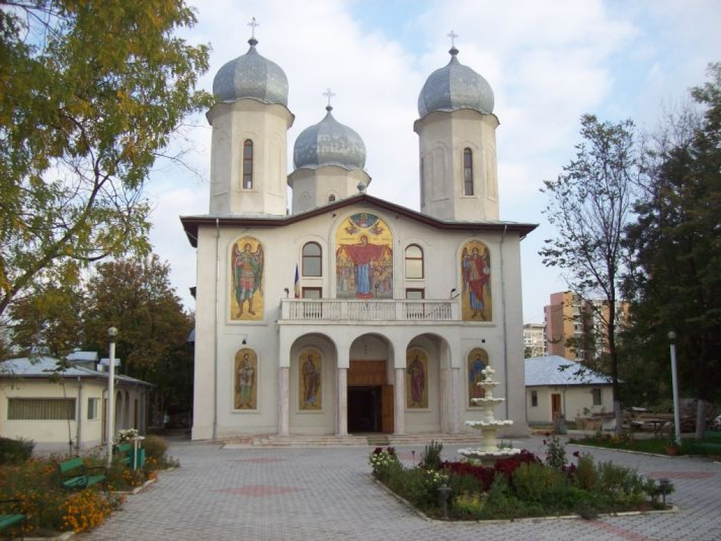 Biserica Acoperamantul Maicii Domnului - Titan
