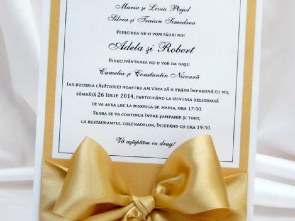 Invitatie de nunta cu chenar auriu si funda satinata