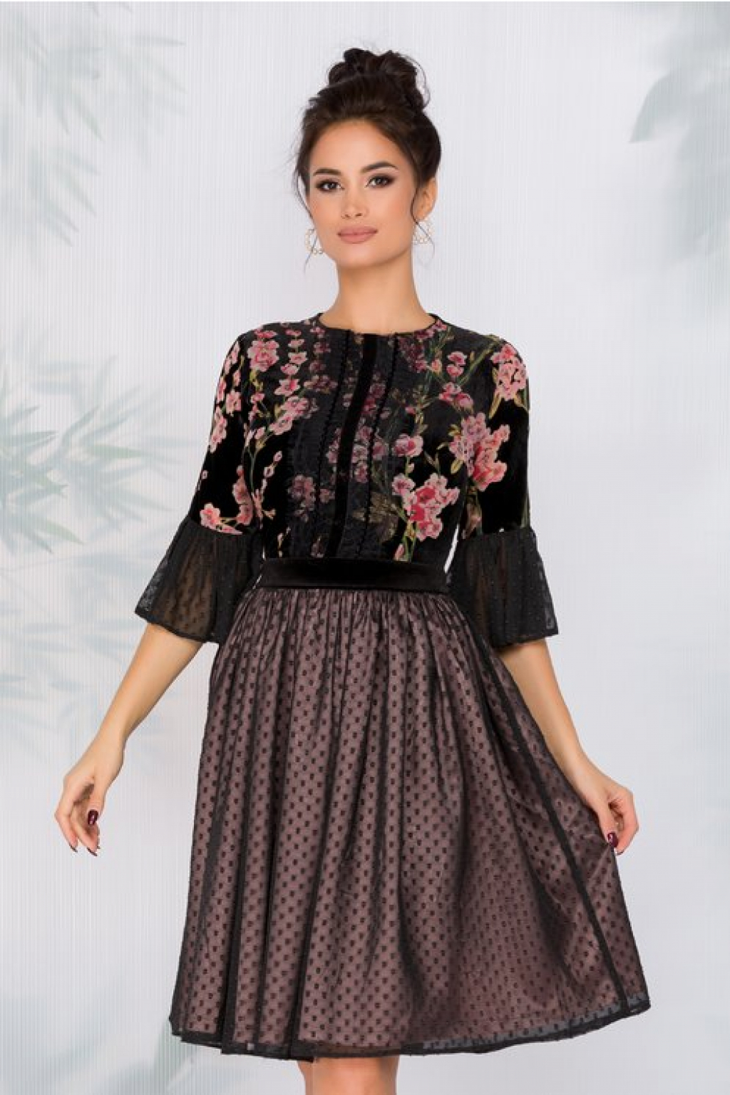 Rochie Ladonna neagra cu bust din catifea si motive florale