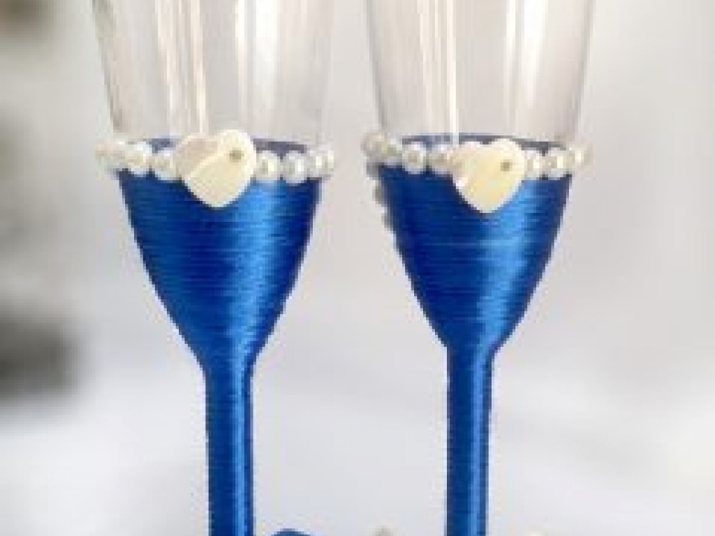 Set pahare miri cu inimi si perle Imperial Blue