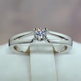 Inel de logodna din aur cu diamant 515