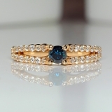 Inel de logodna din aur cu diamant albastru si diamante 122572DBDI