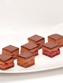 Mini Prajituri Chocolate Berry