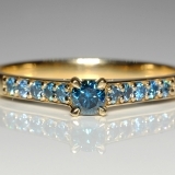 Inel de logodna din aur cu diamante albastre i056DbDb