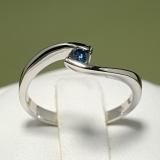 Inel de logodna din aur cu diamant albastru 005DB