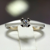 Inel de logodna din aur cu diamant 513