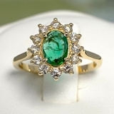 Inel de logodna din aur cu smarald si diamante 055SMDI